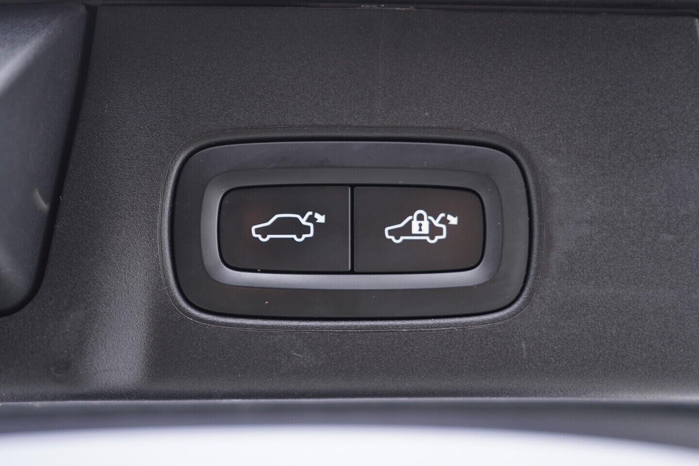 OV190V10188_36.webp_V90 Inscription 2.0 2.0 D5 173 kW automat