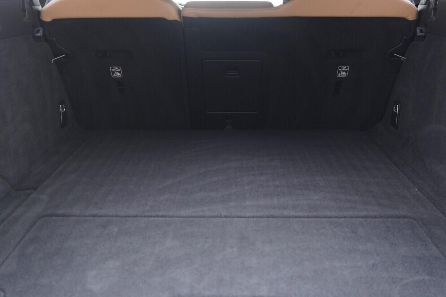 OV190V10188_37.webp_V90 Inscription 2.0 2.0 D5 173 kW automat