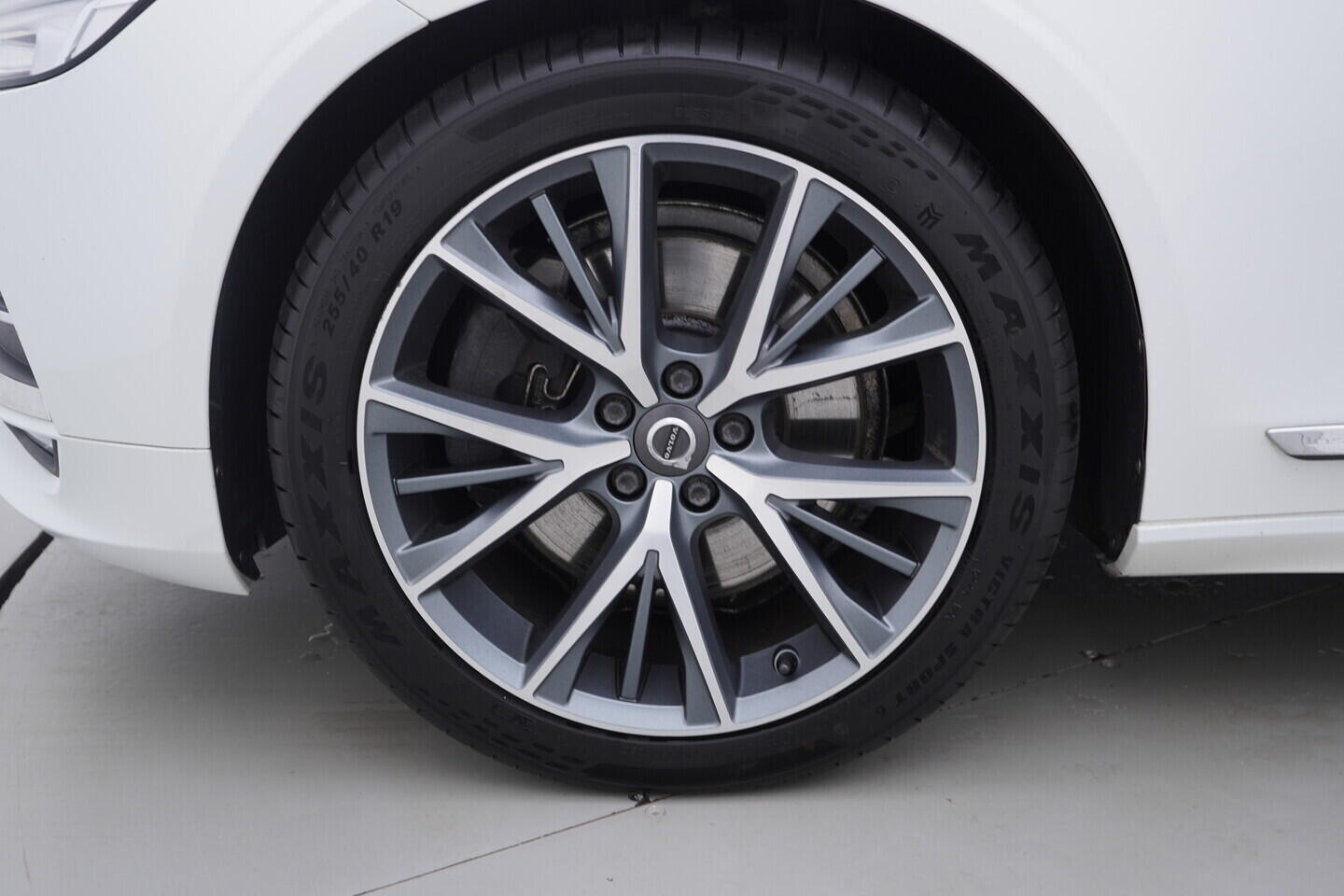 OV190V10188_41.webp_V90 Inscription 2.0 2.0 D5 173 kW automat