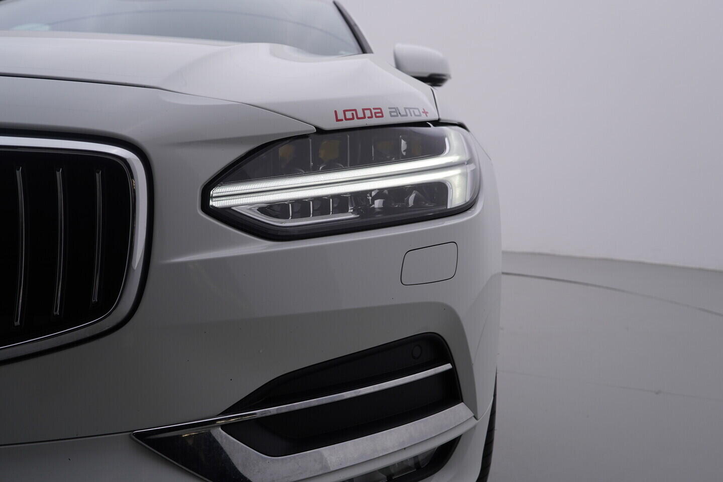 OV190V10188_43.webp_V90 Inscription 2.0 2.0 D5 173 kW automat