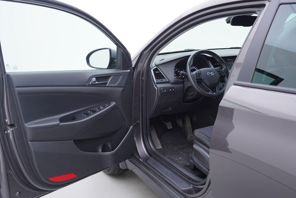 OV190V10193_18.webp_TUCSON TRIKOLOR 1.6 TGDI 130 kW manuál