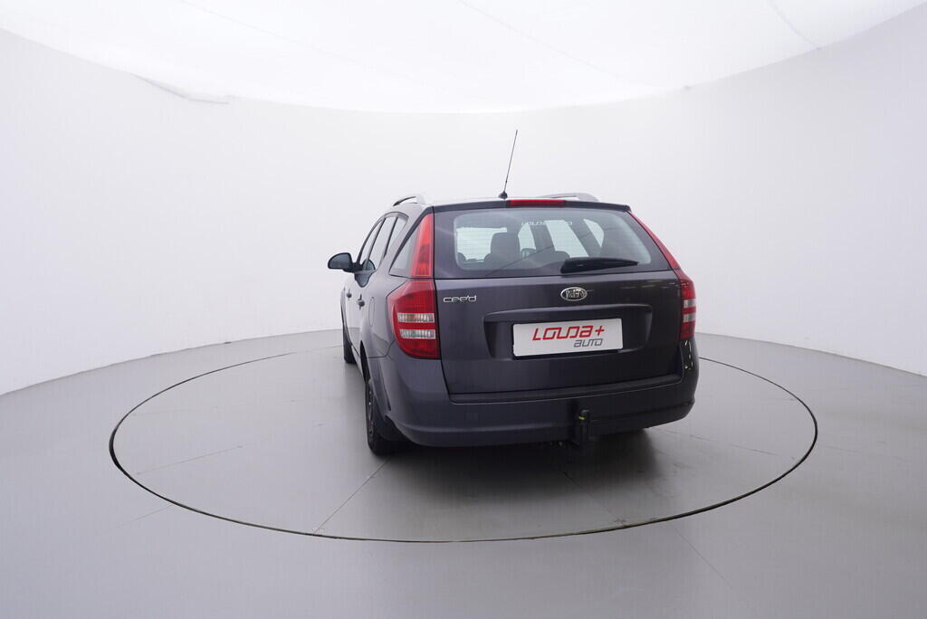 OV190V10197_13.webp_CEED Comfort 1.4 CVVT 80 kW manuál