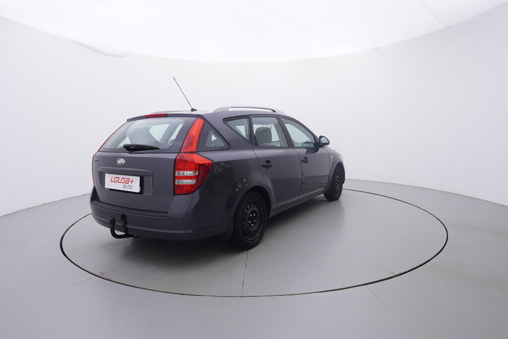 OV190V10197_14.webp_CEED Comfort 1.4 CVVT 80 kW manuál