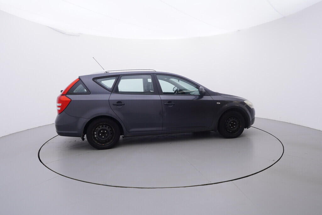 OV190V10197_15.webp_CEED Comfort 1.4 CVVT 80 kW manuál