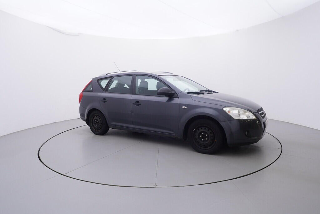 OV190V10197_16.webp_CEED Comfort 1.4 CVVT 80 kW manuál