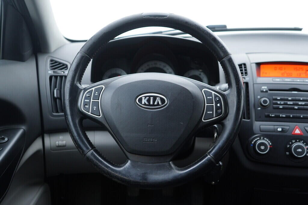 OV190V10197_26.webp_CEED Comfort 1.4 CVVT 80 kW manuál