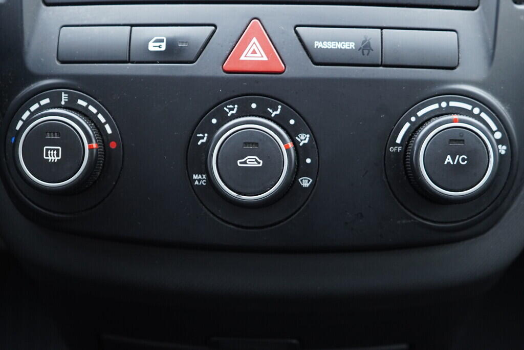 OV190V10197_28.webp_CEED Comfort 1.4 CVVT 80 kW manuál