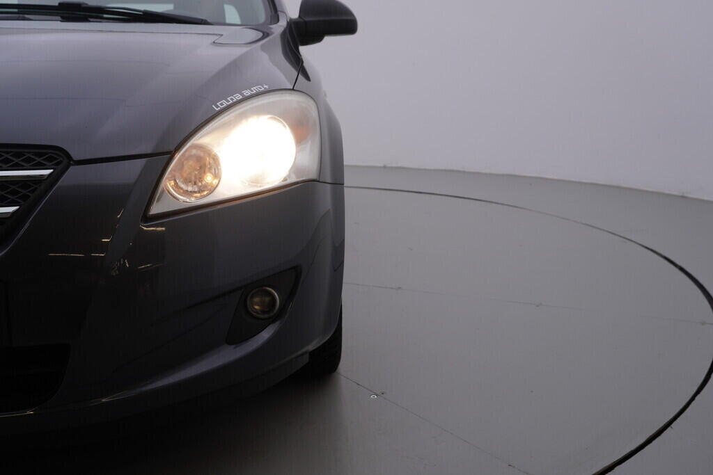 OV190V10197_36.webp_CEED Comfort 1.4 CVVT 80 kW manuál