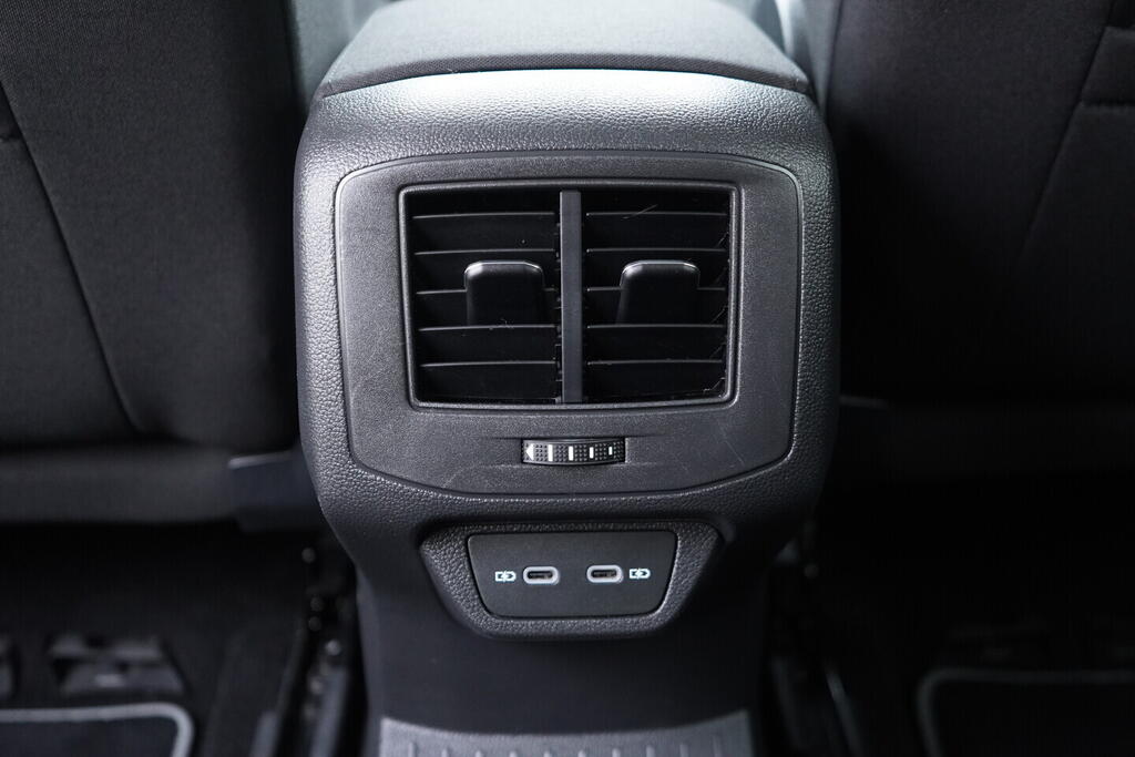 OV190V10199_35.webp_T-ROC Life 1.5 TSI 110 kW automat, DPH