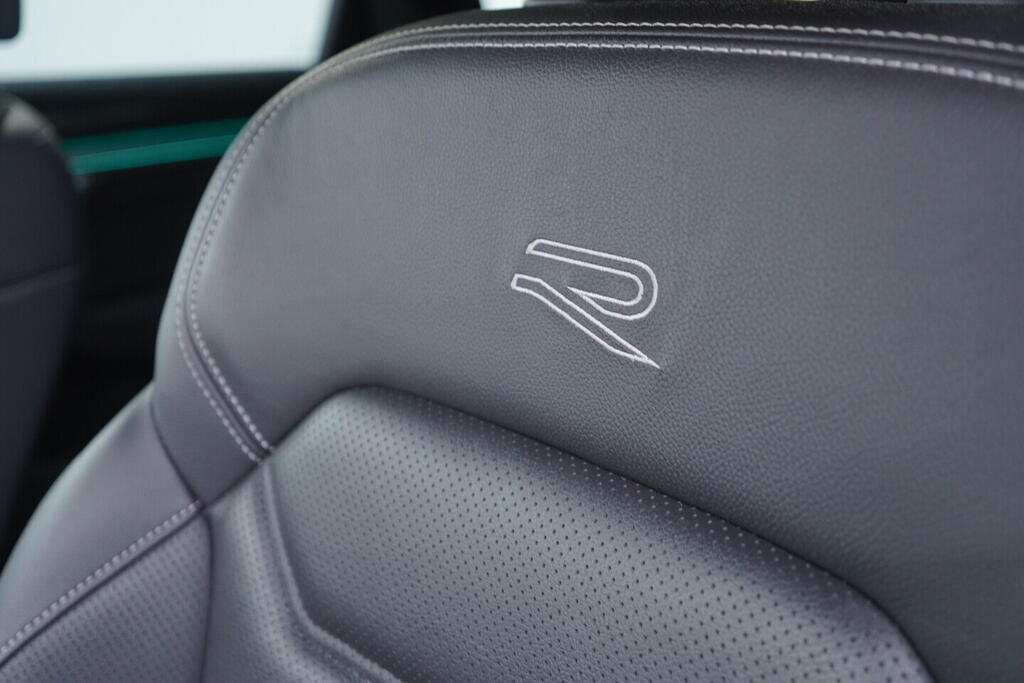 OV190V10202_24.webp_TOUAREG R-line 3.0 TDI 210 kW automat, DPH