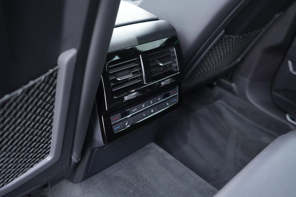 OV190V10202_35.webp_TOUAREG R-line 3.0 TDI 210 kW automat, DPH