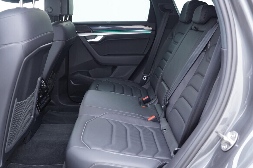 OV190V10202_36.webp_TOUAREG R-line 3.0 TDI 210 kW automat, DPH