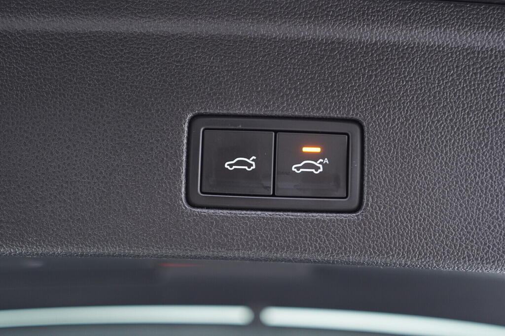 OV190V10202_37.webp_TOUAREG R-line 3.0 TDI 210 kW automat, DPH