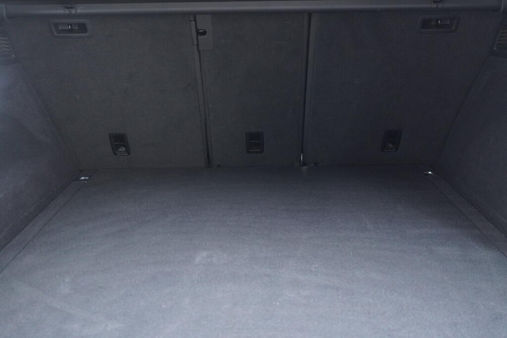 OV190V10202_38.webp_TOUAREG R-line 3.0 TDI 210 kW automat, DPH