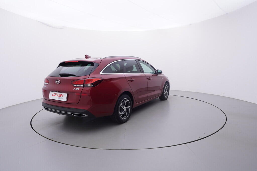 OV190V10207_14.webp_I30  1.5 T-GDi 117 kW manuál