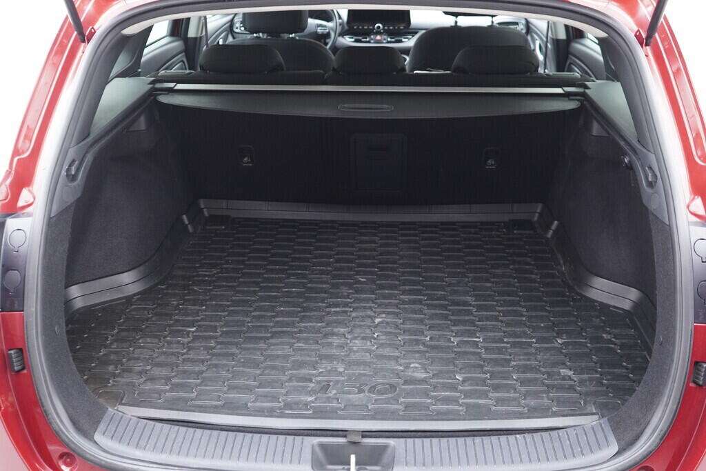 OV190V10207_38.webp_I30  1.5 T-GDi 117 kW manuál