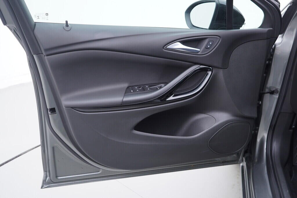 OV190V10208_19.webp_ASTRA Elegance 1.5  90 kW automat, DPH