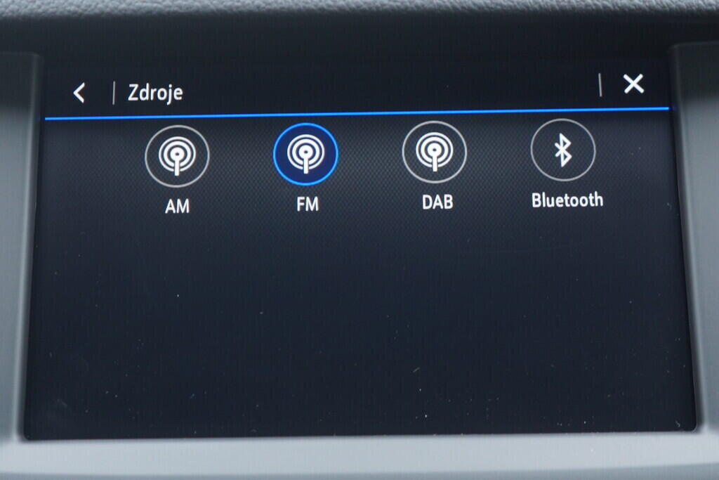 OV190V10208_28.webp_ASTRA Elegance 1.5  90 kW automat, DPH