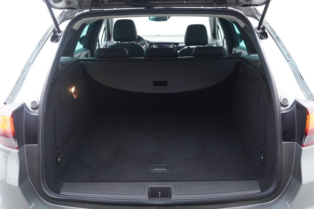 OV190V10208_34.webp_ASTRA Elegance 1.5  90 kW automat, DPH