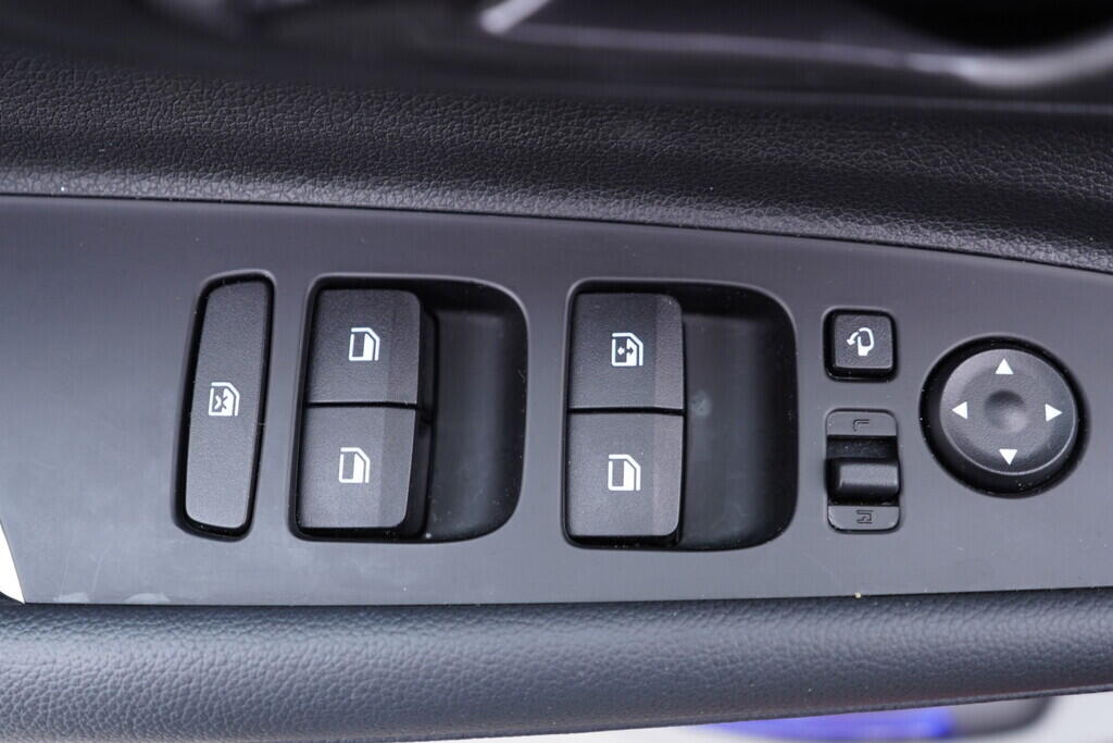 OV190V10209_20.webp_I20  1.0  73 kW manuál