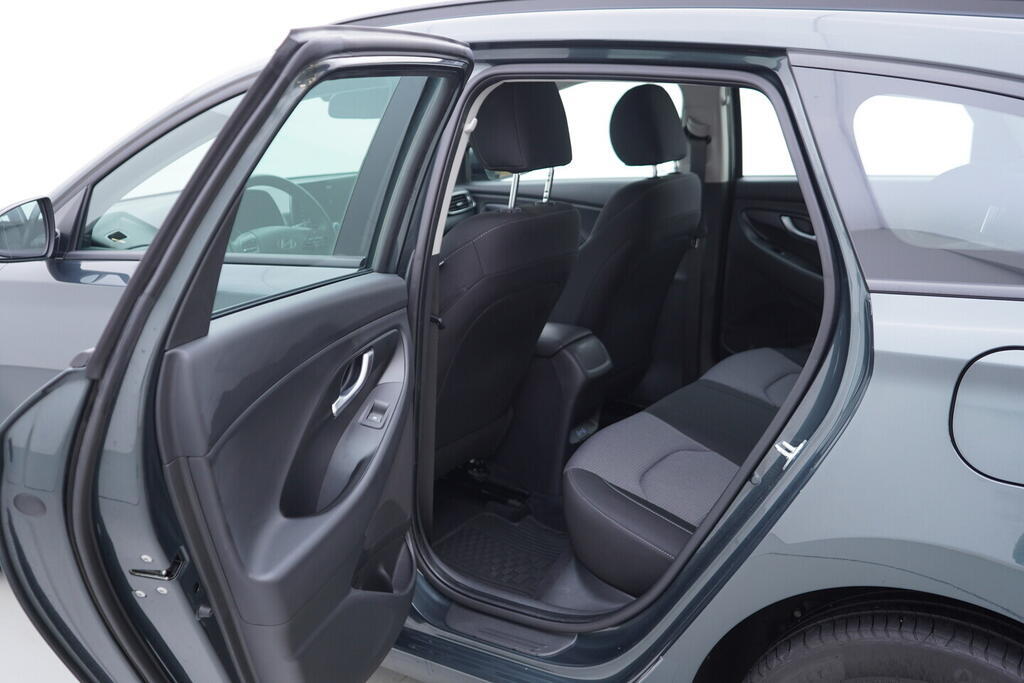 OV190V10212_33.webp_I30 SMART 1.5 TGDI 103 kW automat, DPH