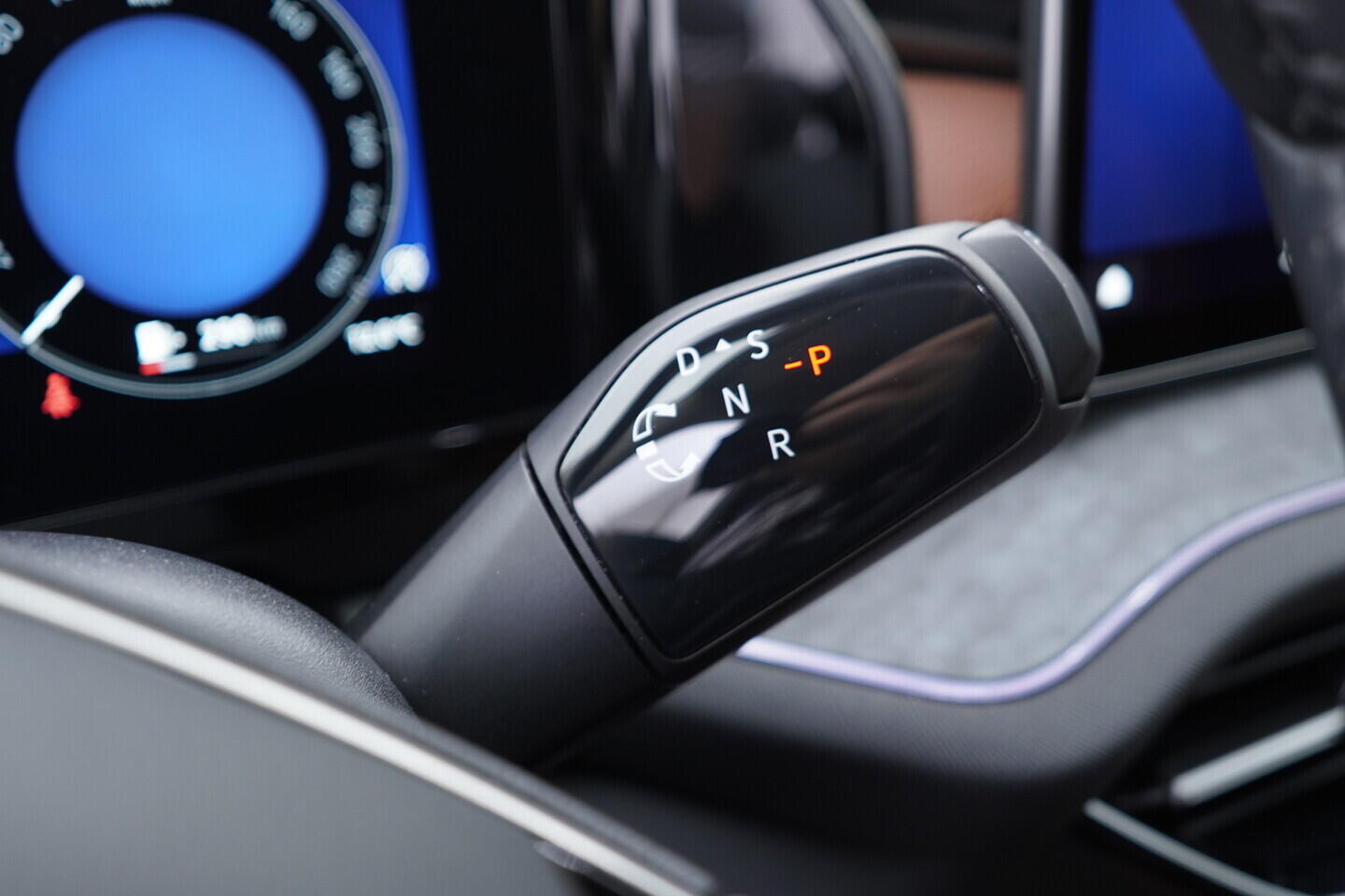 OV190V10216_25.webp_KODIAQ Exclusive Selection 2.0 TDI 142 kW automat, DPH