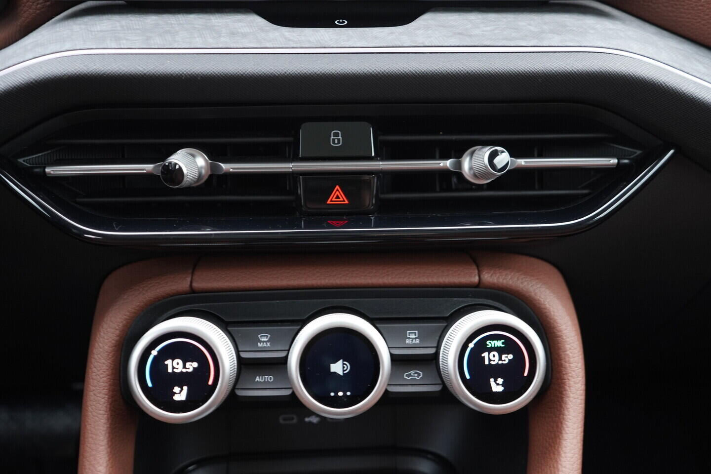 OV190V10216_34.webp_KODIAQ Exclusive Selection 2.0 TDI 142 kW automat, DPH