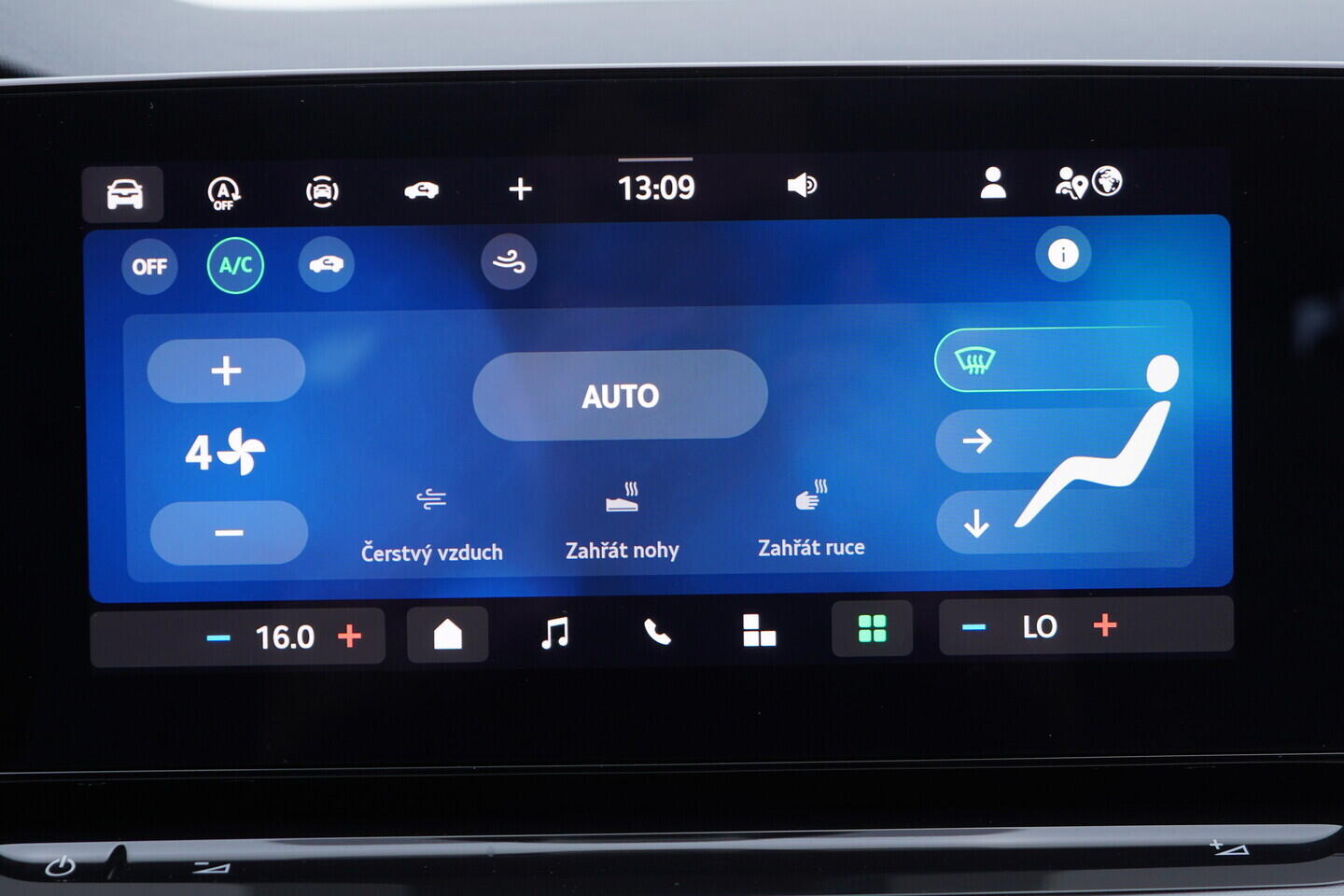 OV190V10217_30.webp_OCTAVIA Selection 1.5 TSI 110 kW manuál, DPH