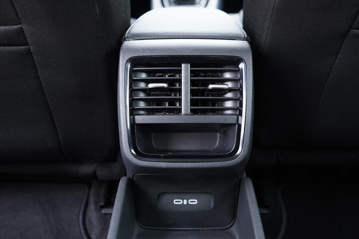 OV190V10217_34.webp_OCTAVIA Selection 1.5 TSI 110 kW manuál, DPH
