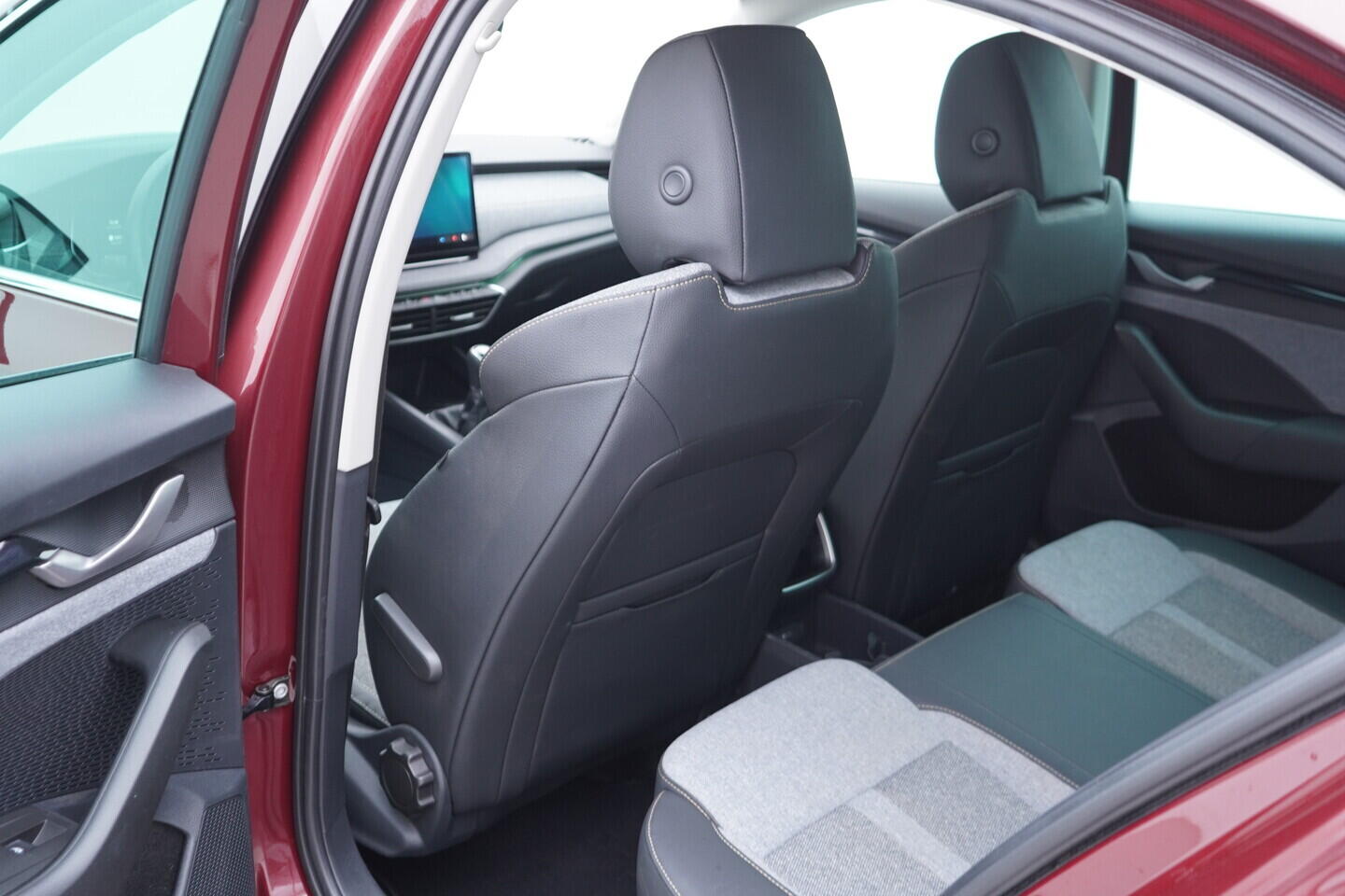 OV190V10218_35.webp_OCTAVIA Top Selection 1.5 TSI 110 kW manuál, DPH