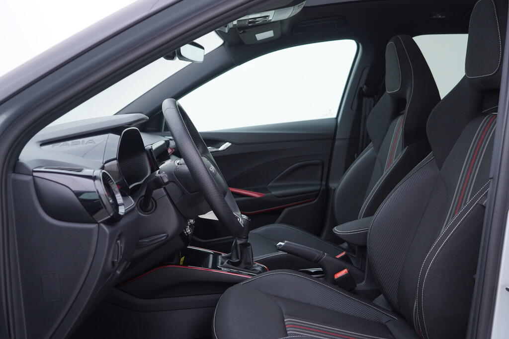 OV190V10219_22.webp_FABIA Monte Carlo 1.0 TSI 85 kW manuál, DPH