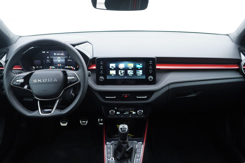 OV190V10219_25.webp_FABIA Monte Carlo 1.0 TSI 85 kW manuál, DPH