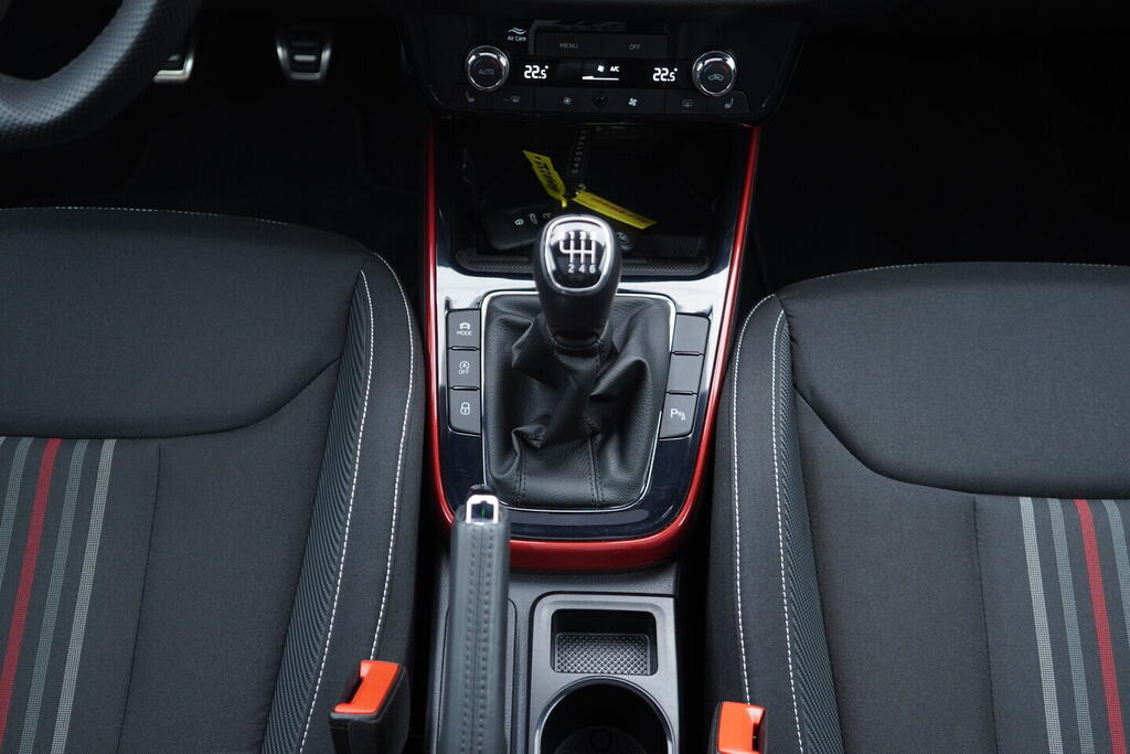 OV190V10219_32.webp_FABIA Monte Carlo 1.0 TSI 85 kW manuál, DPH