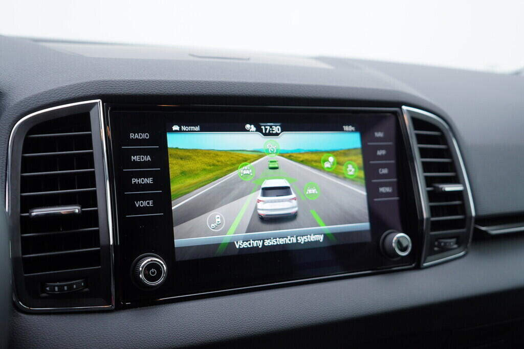 OV190V10230_32.webp_KAROQ  1.5 TSI 110 kW automat, DPH