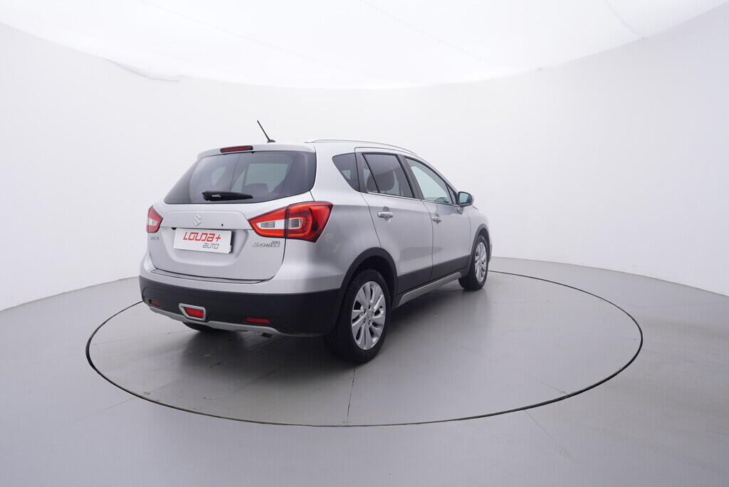 OV190V10233_14.webp_SX4 BoosterJet Premium 1.4 . 103 kW manuál