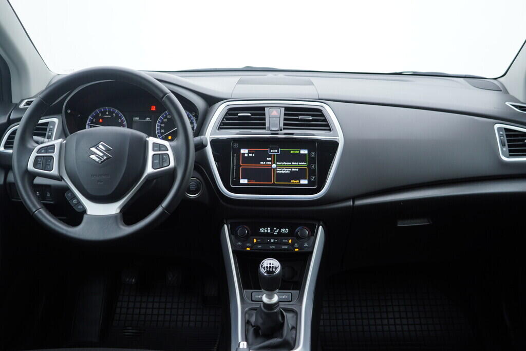 OV190V10233_25.webp_SX4 BoosterJet Premium 1.4 . 103 kW manuál