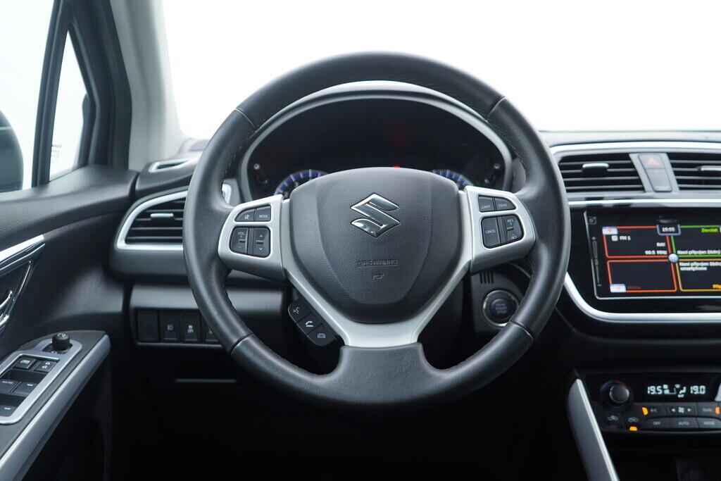 OV190V10233_26.webp_SX4 BoosterJet Premium 1.4 . 103 kW manuál