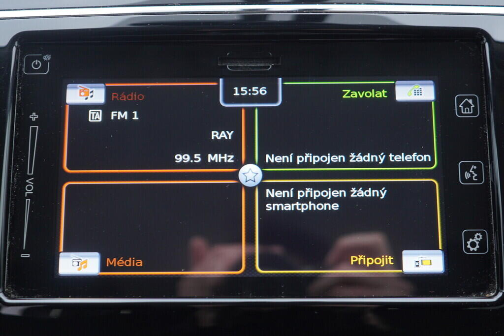 OV190V10233_27.webp_SX4 BoosterJet Premium 1.4 . 103 kW manuál