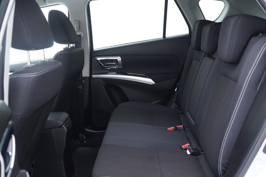 OV190V10233_32.webp_SX4 BoosterJet Premium 1.4 . 103 kW manuál