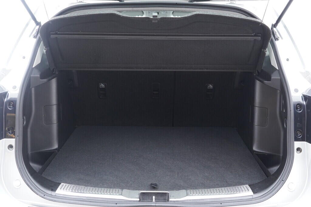 OV190V10233_33.webp_SX4 BoosterJet Premium 1.4 . 103 kW manuál