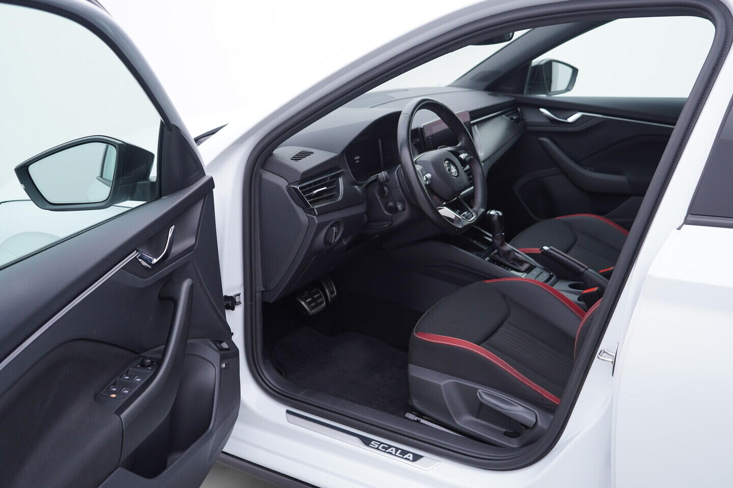 OV190V10234_18.webp_SCALA Monte Carlo 1.5 TSI 110 kW automat, DPH