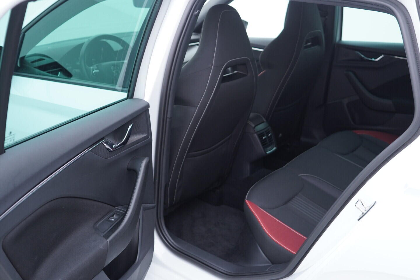 OV190V10234_37.webp_SCALA Monte Carlo 1.5 TSI 110 kW automat, DPH