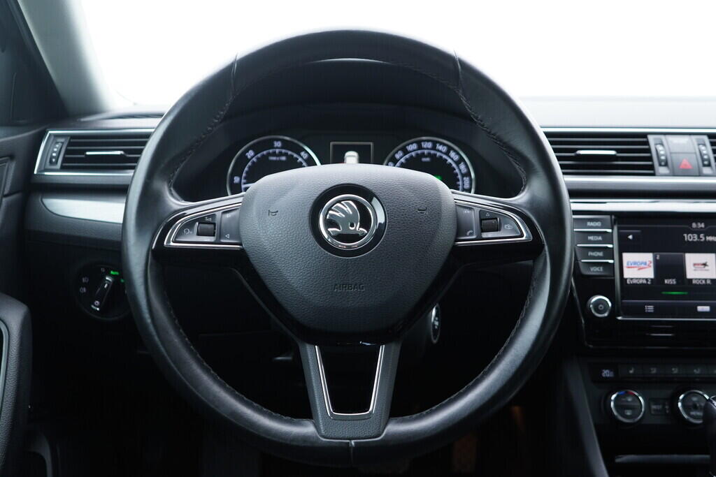 OV190V10235_28.webp_SUPERB Style 2.0 TDI 110 kW automat