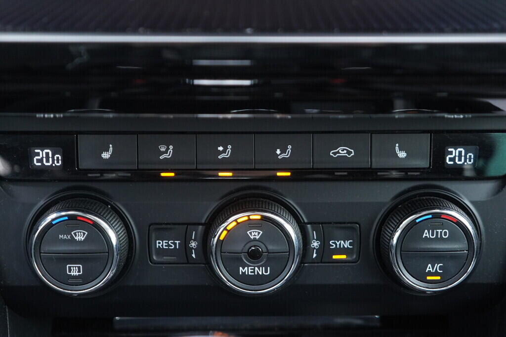 OV190V10235_33.webp_SUPERB Style 2.0 TDI 110 kW automat