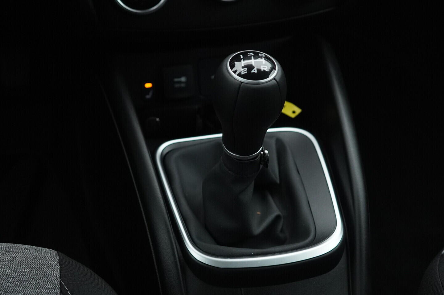 OV190V10236_32.webp_TIPO FireFly 1.0 46349385 74 kW manuál, DPH