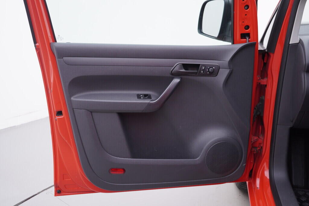 OV190V10247_19.webp_CADDY MAXI  1.6 TDI 75 kW manuál