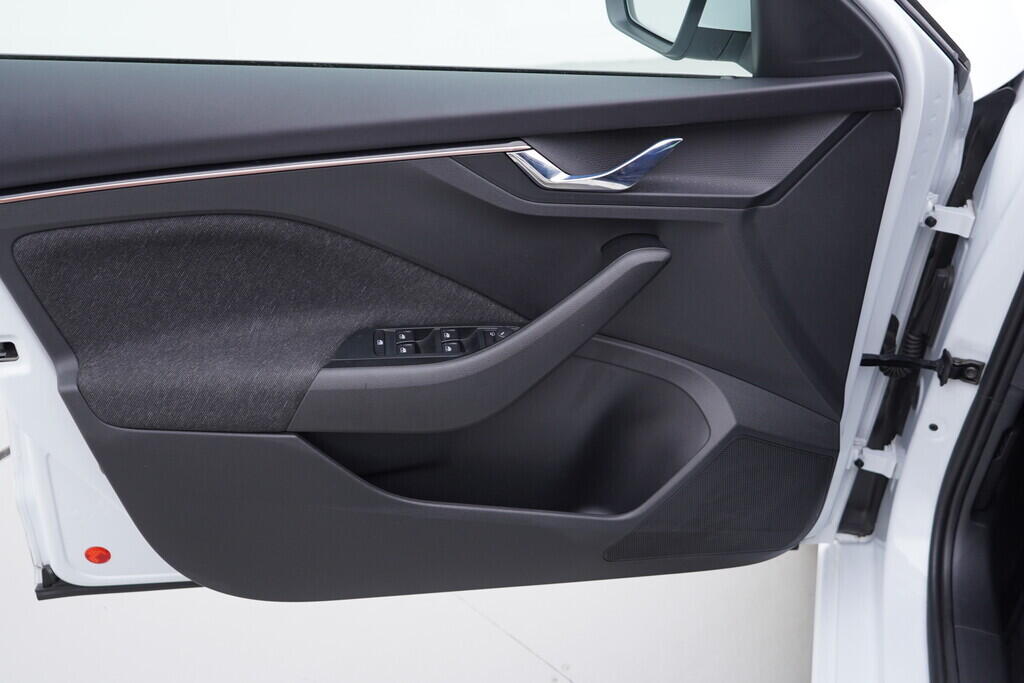 OV190V10249_19.webp_SCALA Top Selection 1.0 TSI 85 kW automat, DPH