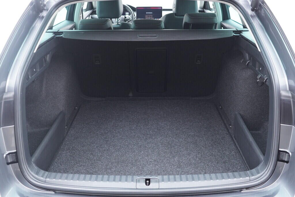 OV190V10257_40.webp_OCTAVIA Top Selection 2.0 TDI 110 kW automat, DPH