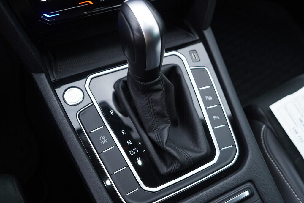 OV190V10262_34.webp_PASSAT Elegance 2.0 TDI 147 kW automat, DPH