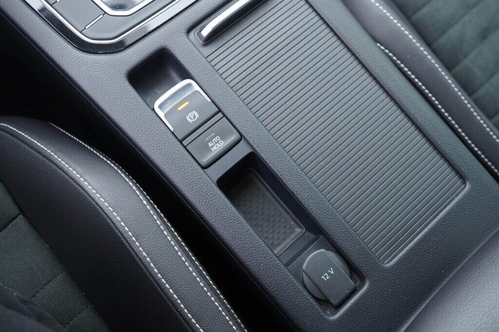 OV190V10262_36.webp_PASSAT Elegance 2.0 TDI 147 kW automat, DPH